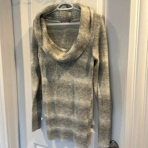 Smart set sweater. Size M - Picture 5 of 7